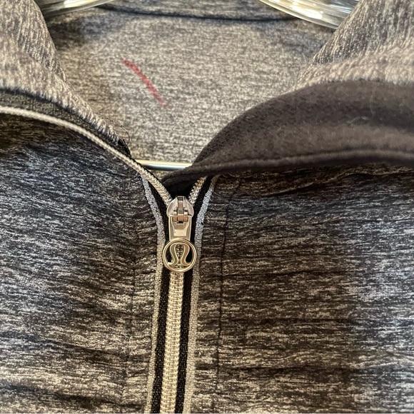 Lululemon Run Your Heart Out Pullover Black Heather 1/4 Zip Light Jacket Size S - Picture 4 of 8